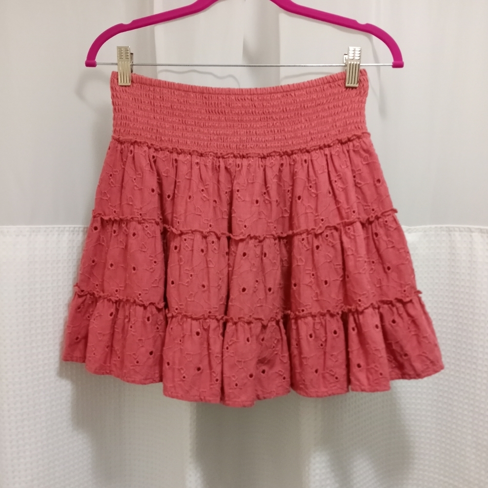 American Eagle. Pink eyelet mini skirt. Size small. EUC.